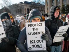 Package de ferramentas de esquerda do grupo de professores universitários exorta os estudantes a ‘criarem uma crise’ por causa do ICE