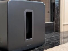 Como calibrei o posicionamento do meu subwoofer para obter o máximo impacto em ambientes estranhos