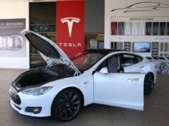 Tesla quer multa de US$ 50.000 para quem tentar revender seus modelos exclusivos S e X