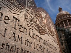 Tribunal federal mantém lei do Texas que exige Dez Mandamentos em salas de aula públicas