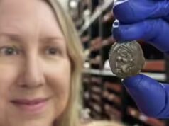 Esta moeda de 2.000 anos, coletada como passagem de ônibus na década de 1950, acaba sendo um artefato raro