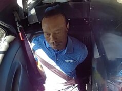 Tiger Woods faz um comentário sarcástico de três palavras depois de ser colocado na traseira de um carro da polícia durante uma prisão por dirigir alcoolizado