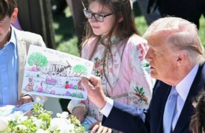 Trump critica Biden pelo uso de abertura automática em interação viral com crianças no Easter Egg Roll da Casa Branca