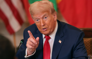 Trump apregoa missão de resgate de aviadores e vangloria-se de que o Irã poderia ser “retirado em 1 noite”