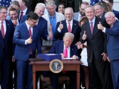 Milhões aproveitam cortes de impostos de Trump nesta temporada de arquivamento, já que os reembolsos chegam a US$ 3.400