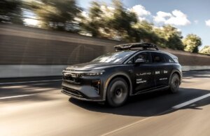Uber recorre à Hertz para limpar, carregar e consertar seu robotáxi Lucid Motors