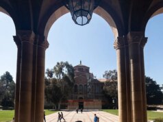 Funcionário da UCLA alerta estudantes de direito conservadores que enfrentam disciplina por identificar manifestantes liberais