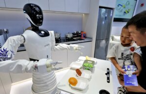 Robô doméstico cozinha, limpa e organiza sua vida