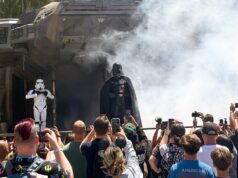 Darth Vader chega à terra de ‘Star Wars’, marcando um pivô para a Disneylândia