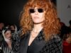 Natasha Lyonne responde a relatos de que foi escoltada para fora do avião no LAX