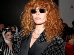 Natasha Lyonne responde a relatos de que foi escoltada para fora do avião no LAX
