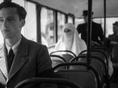 Uma nova versão de ‘The Stranger’ de Camus, de um estilista francês veterano, vai até o não dito