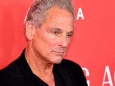 Lindsey Buckingham, ex-guitarrista do Fleetwood Mac, atacada por uma mulher em Santa Monica