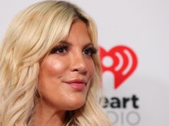 Tori Spelling e quatro de seus filhos feridos em acidente de carro