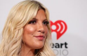 Tori Spelling e quatro de seus filhos feridos em acidente de carro
