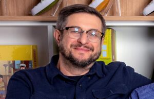 O ator de ‘Bob’s Burgers’, Eugene Mirman, saiu de um acidente de fogo e foi hospitalizado