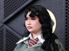 A hitmaker ‘Messy’ Lola Younger está de volta e se recuperando depois que problemas de dependência levaram ao colapso no palco