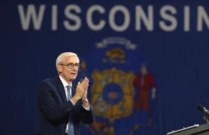Wisconsin continua sendo um estado santuário depois que o governador rejeita projeto de verificação de idade