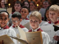 Os coros ingleses procuram proteger uma tradição musical que pouco mudou desde a Rainha Elizabeth I