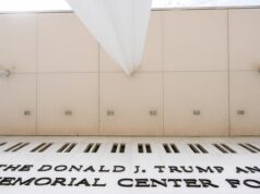 Dentro do Kennedy Middle enquanto se prepara para uma reforma de 2 anos