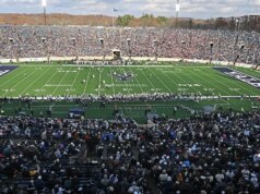 O atletismo de Yale supostamente forçou o administrador a se aposentar para abrir um emprego para o suposto parceiro romântico do deputado