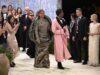 Por que as estrelas desprezaram o Met Gala 2026? Celebridades furiosas falam enquanto críticos protestam com garrafas de urina falsa