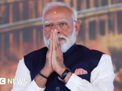 Modi pede aos indianos que trabalhem em casa e limitem as viagens ao exterior enquanto a guerra no Irã continua