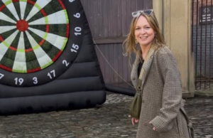 Michelle Hardwick, de Emmerdale, passa bons momentos com a esposa do chefe Corrie em uma novela rival