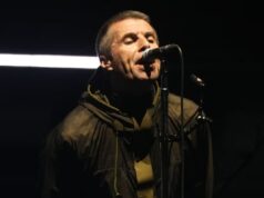 Liam Gallagher provoca que o filme de reunião do Oasis com o irmão Noel seja uma ‘comédia romântica’