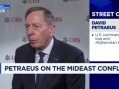 O ex-chefe da CIA Petraeus diz que os enxames de drones são o próximo perigo – e oportunidade de crescimento