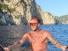 David Beckham, 51, mostra seu físico esculpido em minúsculas sungas enquanto a esposa Victoria escreve uma homenagem de aniversário escrevendo ‘Você é nosso mundo, nosso tudo’