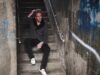 Os fãs de Damian Lewis zombam do novo videoclipe da estrela de Homeland, pois estão convencidos de que é uma ‘paródia’ devido ao seu ‘biquinho involuntariamente hilário’, mocassins brancos e peito nu
