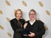 Cate Blanchett, 56, fica sem sutiã em um vestido semitransparente deslumbrante ao presentear o cineasta Guillermo del Toro com uma prestigiada bolsa BFI