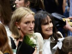 Britney Spears não compareceu à rara reunião de família enquanto filho, irmã, mãe e pai amputado comparecem à formatura