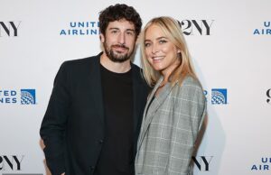 A estrela de American Pie, Jason Biggs, se separa da esposa Jenny Mollen após quase 20 anos de casamento