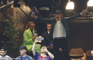 David Beckham ri das comemorações selvagens de Mick Jagger enquanto o roqueiro, de 82 anos, assiste ao Arsenal na last da Liga dos Campeões repleta de estrelas com o filho sósia Deveraux, de 9 anos