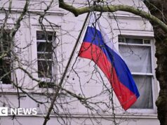Rússia ‘visa incansavelmente’ infra-estruturas críticas e democracia, diz GCHQ