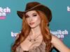 A streamer do Twitch, Amouranth, se esconde por segurança enquanto um tiroteio começa perto de sua casa, imagens assustadoras aparecem on-line