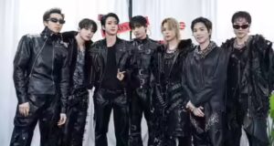 BTS cumprimenta 50 mil fãs na varanda do palácio no México