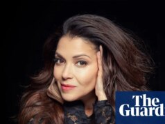 ‘Eu tive que começar a viver para mim’: Suzette Charles sobre a vitória no Miss América, o confronto com Invoice Cosby e o lançamento de seu álbum de estreia com 33 anos de atraso