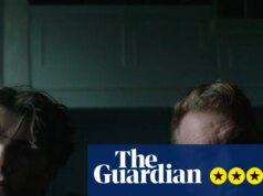 Revisão do quebra-mar – almas perturbadas cruzam barreiras de classe e idade em um filme de estreia bem avaliado