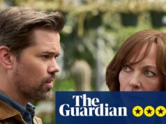 Crítica de Miss You, Love You – âncoras de Allison Janney afetando o drama de luto da velha escola