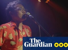 Crítica Queer as Punk – retrato alegre de rebeldes LGBTQ+ da Malásia fazendo barulho