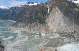 Deslizamento de terra no Alasca desencadeou tsunami do tamanho da Torre CN no ano passado – e um alerta para BC