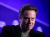 Cancelamento em massa de bolsas DOGE de Elon Musk com base em raça e gênero criticado por juiz dos EUA