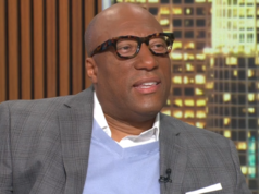 Byron Allen em "Quadrinhos liberados" à medida que muda para o novo horário na CBS