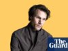 Hugh Skinner: ‘Meu momento mais embaraçoso? Andando nu no set quando eu não deveria estar’