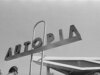 Por que diabos demorou tanto para que a Autopia da Disneylândia se tornasse elétrica?