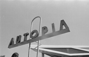 Por que diabos demorou tanto para que a Autopia da Disneylândia se tornasse elétrica?