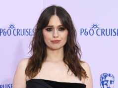 A estrela de Stockport distrai os espectadores do Bafta TV Awards pelo mesmo motivo